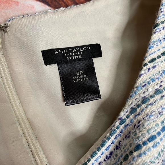 ANN TAYLOR FACTORY - Striped Tweed Sheath Dress with Fringe 6P - Picture 7 of 8